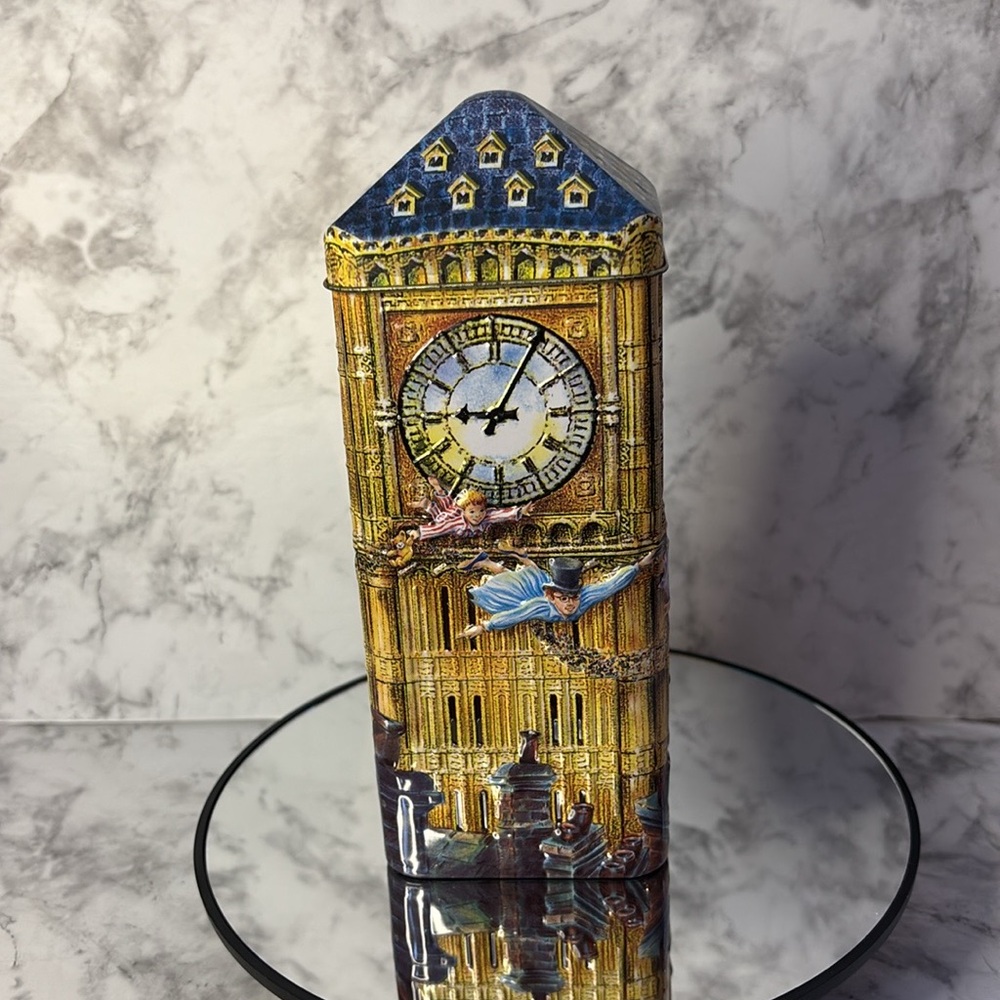 Peter Pan embossed Tin bank - Picture 3 of 8